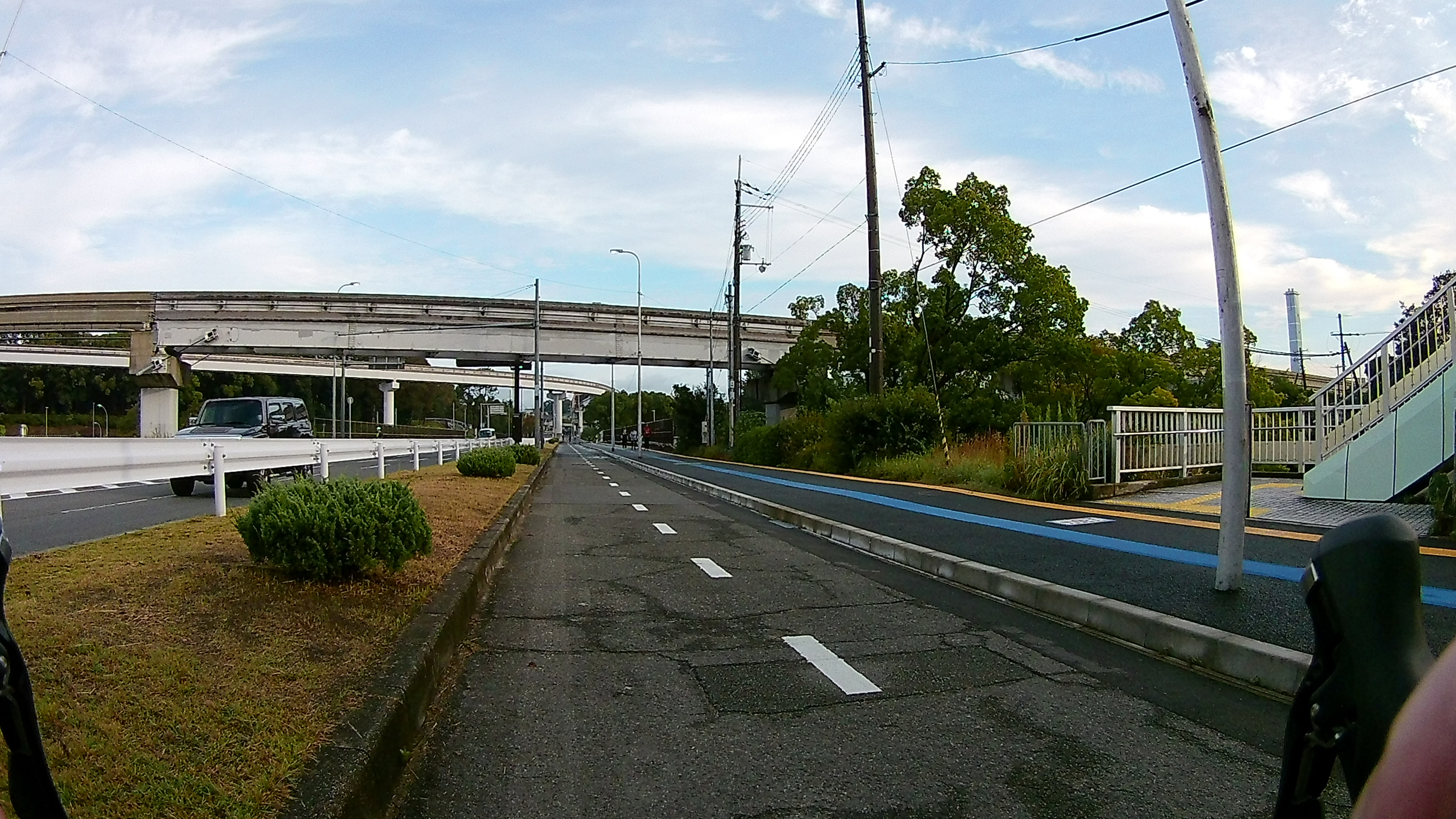 Cycle road surrounding the park