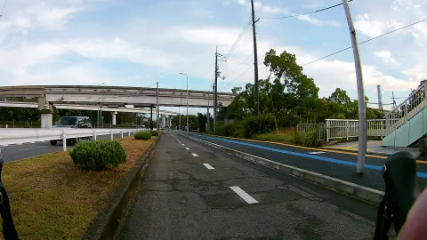Cycle road surrounding the park