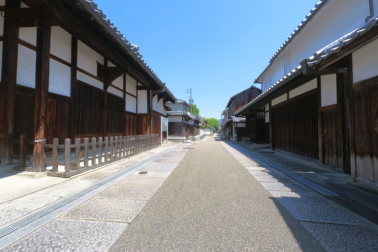 Road in front of the Former Sugiyama Residence